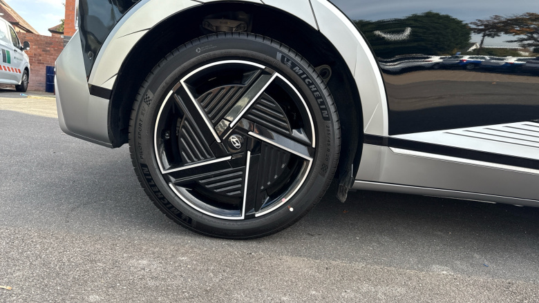 Hyundai IONIQ 5 239kW Ultimate 84 kWh 5dr AWD Auto [Tech Pack] Electric Hatchback